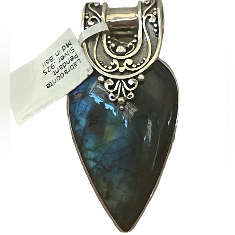 New .925 Silver Labradorite Pendant